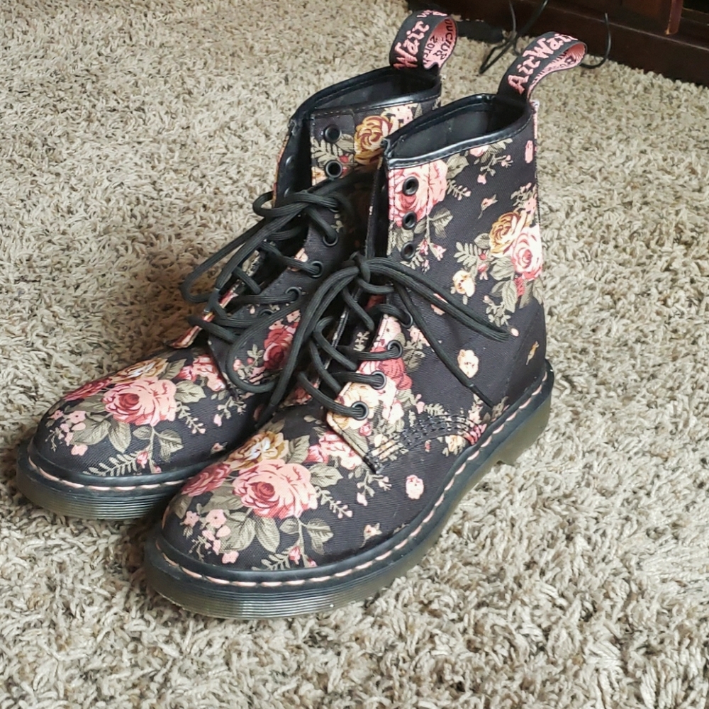 NWOT Dr. Martens